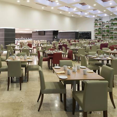 Real Inn Tijuana By Camino Real Hoteles Esterno foto The dining room