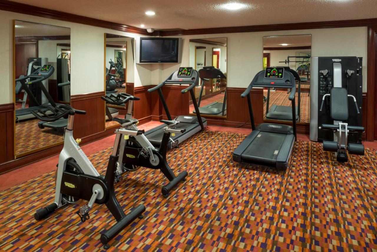 Real Inn Tijuana By Camino Real Hoteles Esterno foto A gym at a hotel