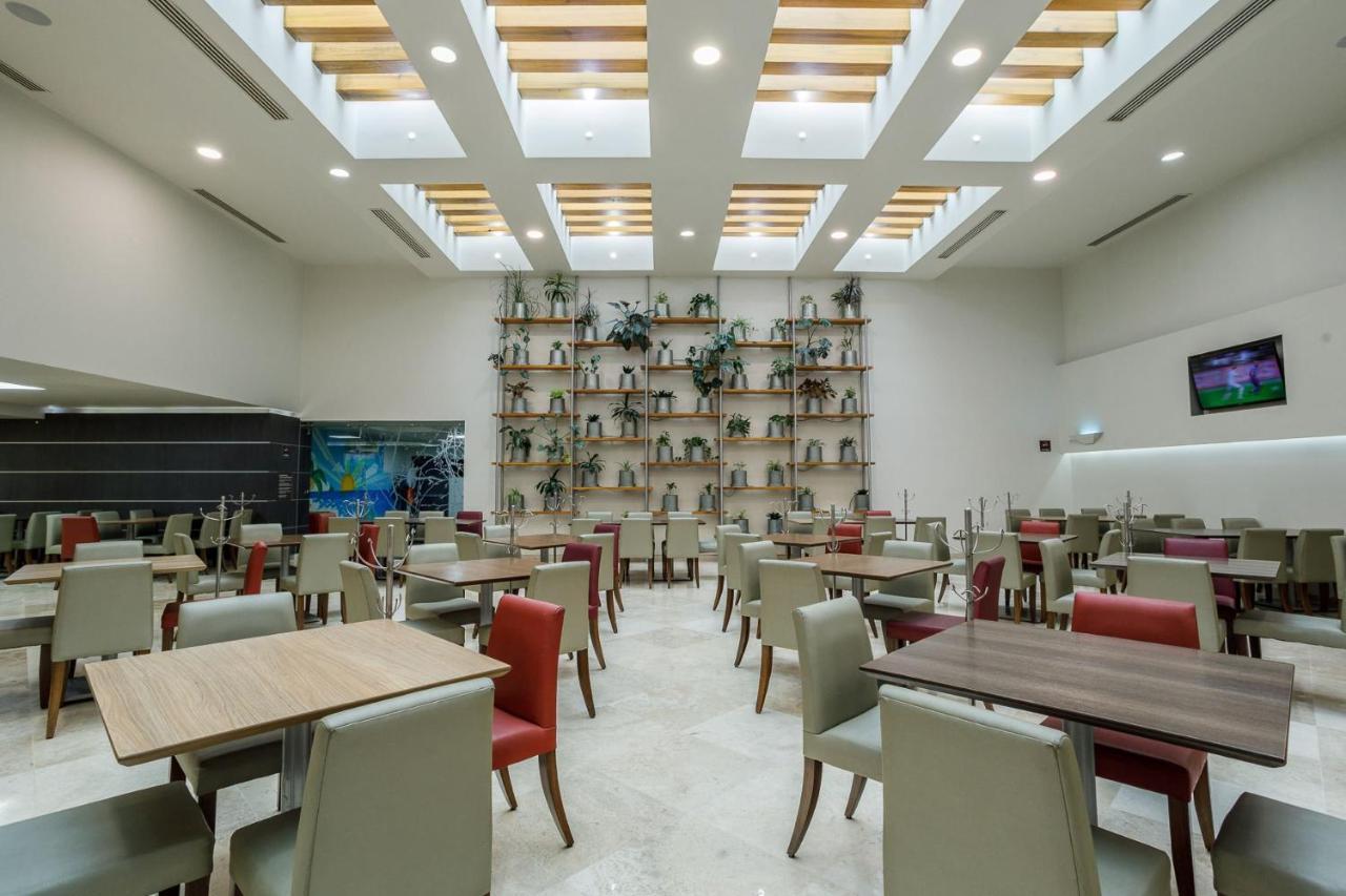 Real Inn Tijuana By Camino Real Hoteles Esterno foto The lounge at the airport