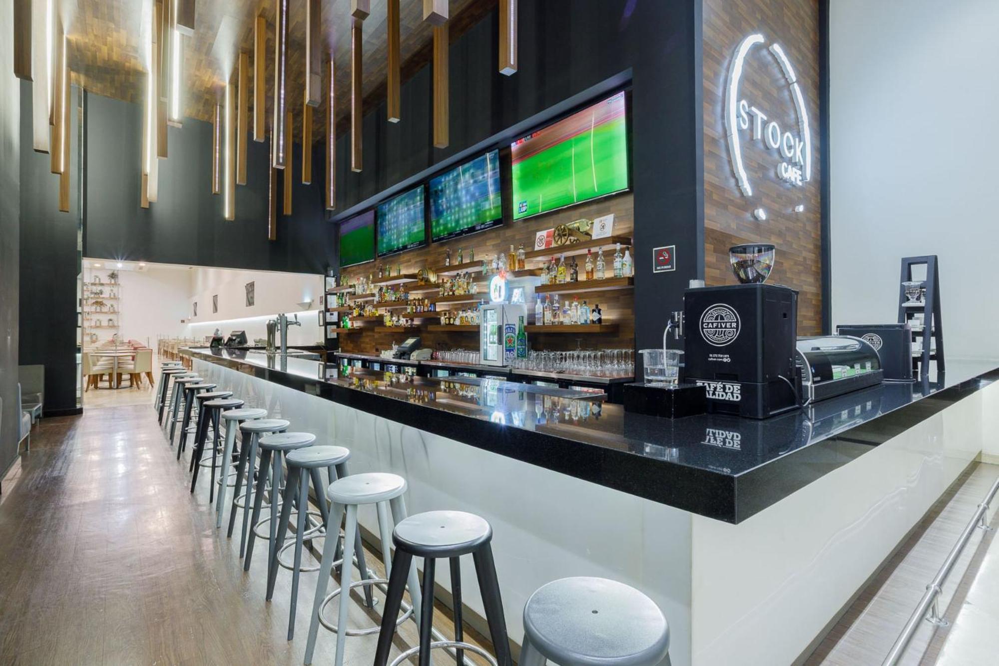 Real Inn Tijuana By Camino Real Hoteles Esterno foto Stock Bar