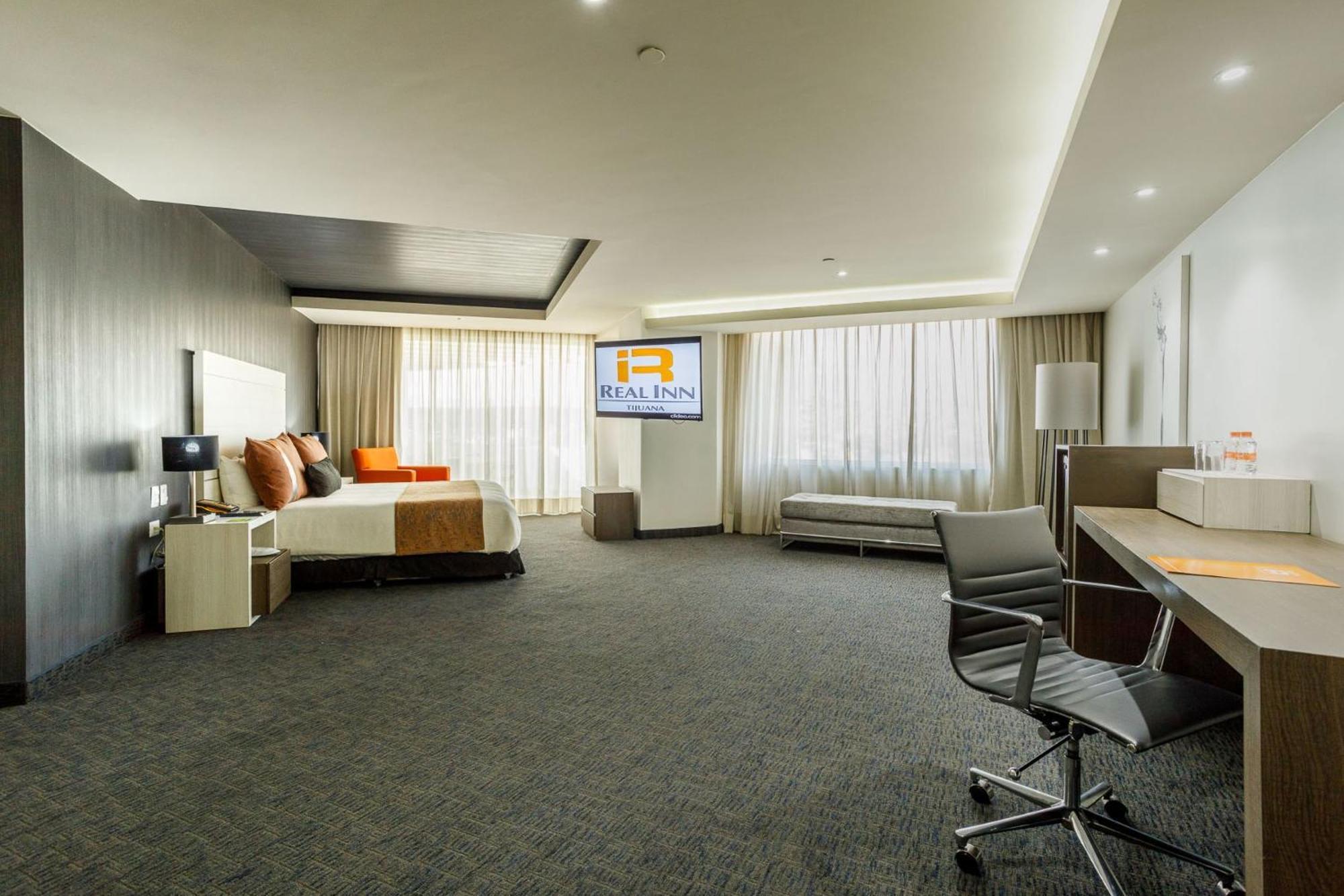 Real Inn Tijuana By Camino Real Hoteles Esterno foto A suite at the hotel