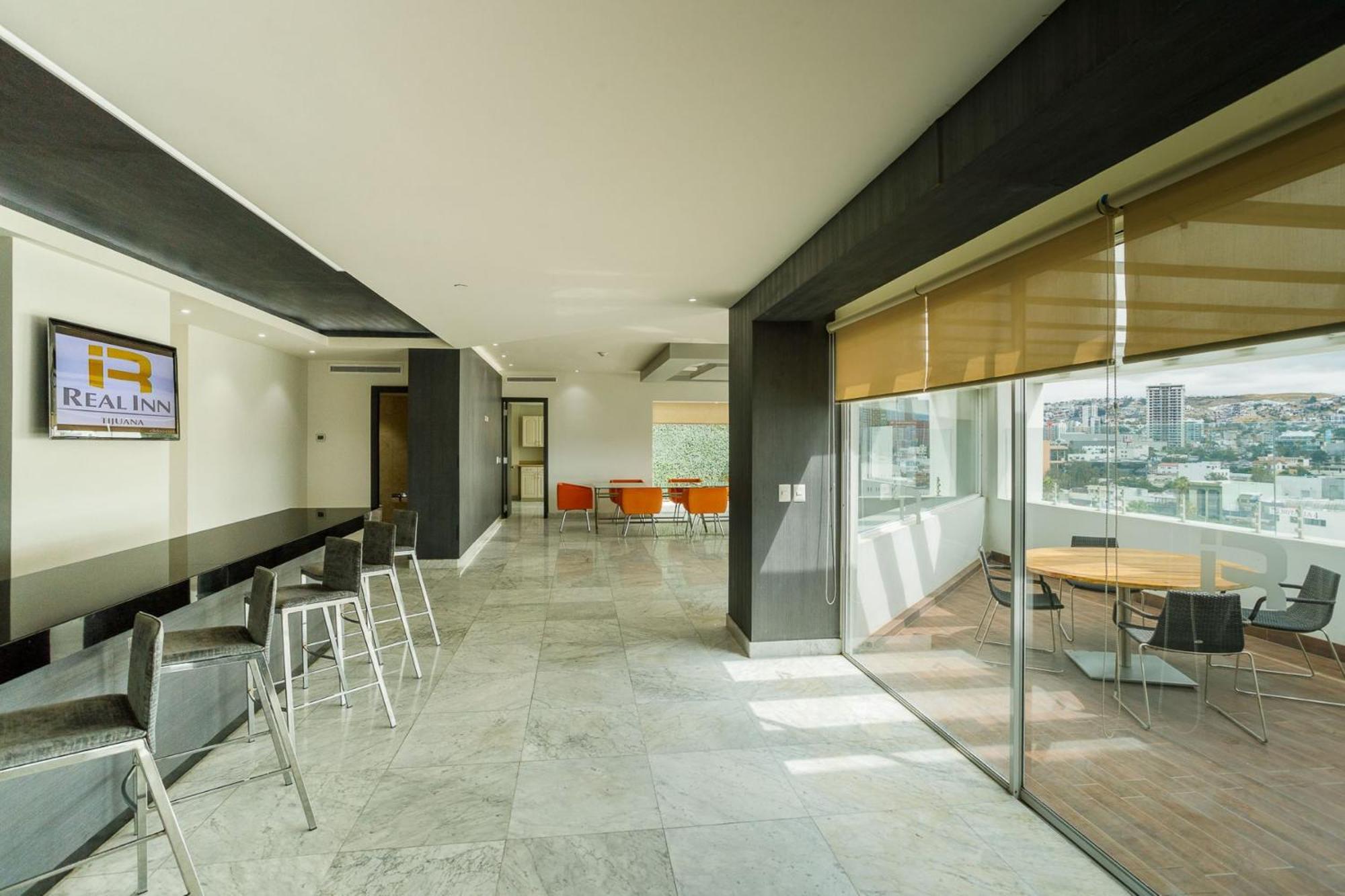 Real Inn Tijuana By Camino Real Hoteles Esterno foto The 10th floor of the building