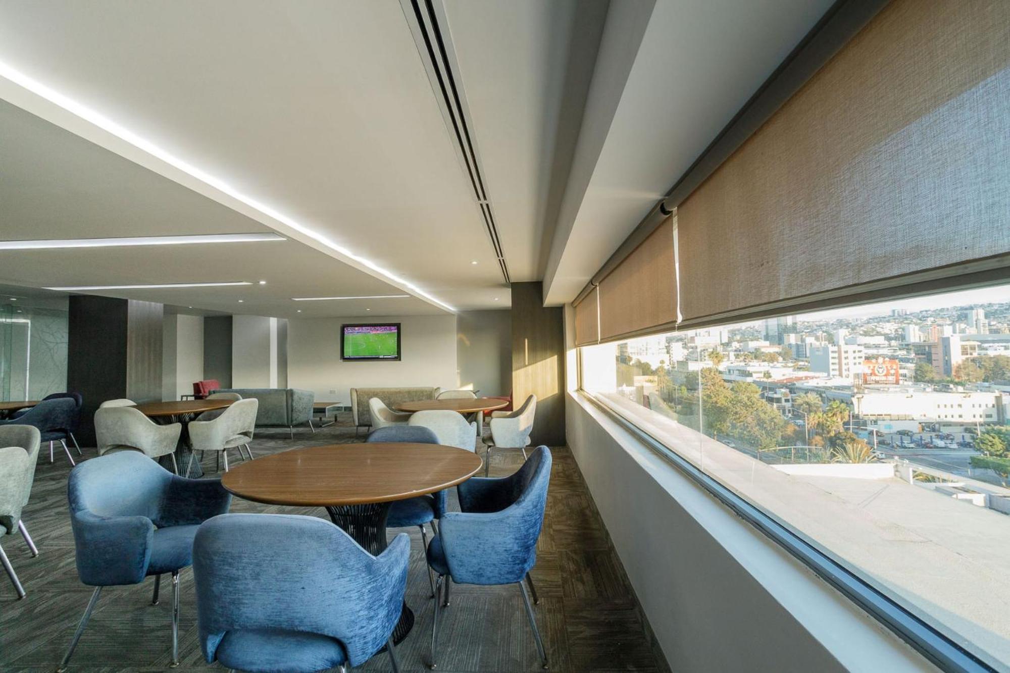 Real Inn Tijuana By Camino Real Hoteles Esterno foto The 10th floor of the building