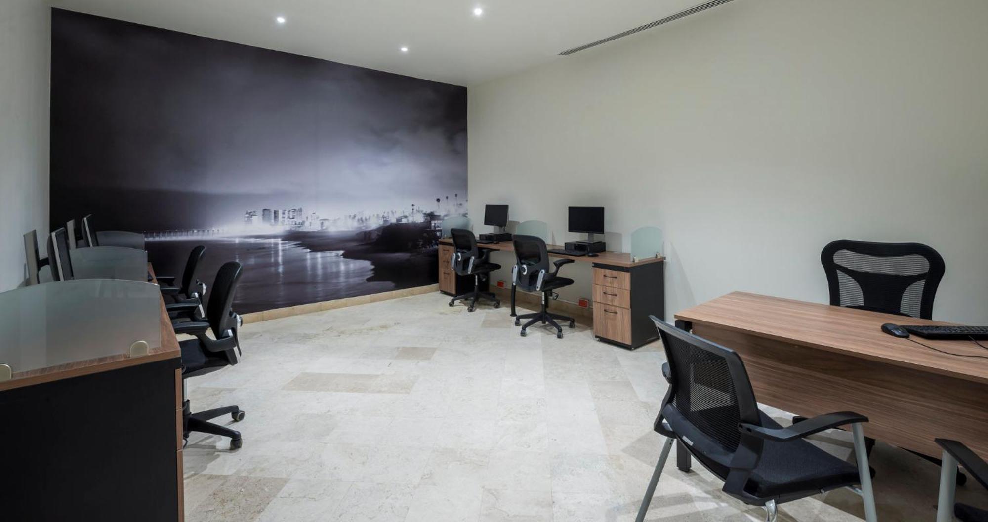 Real Inn Tijuana By Camino Real Hoteles Esterno foto Business Centre